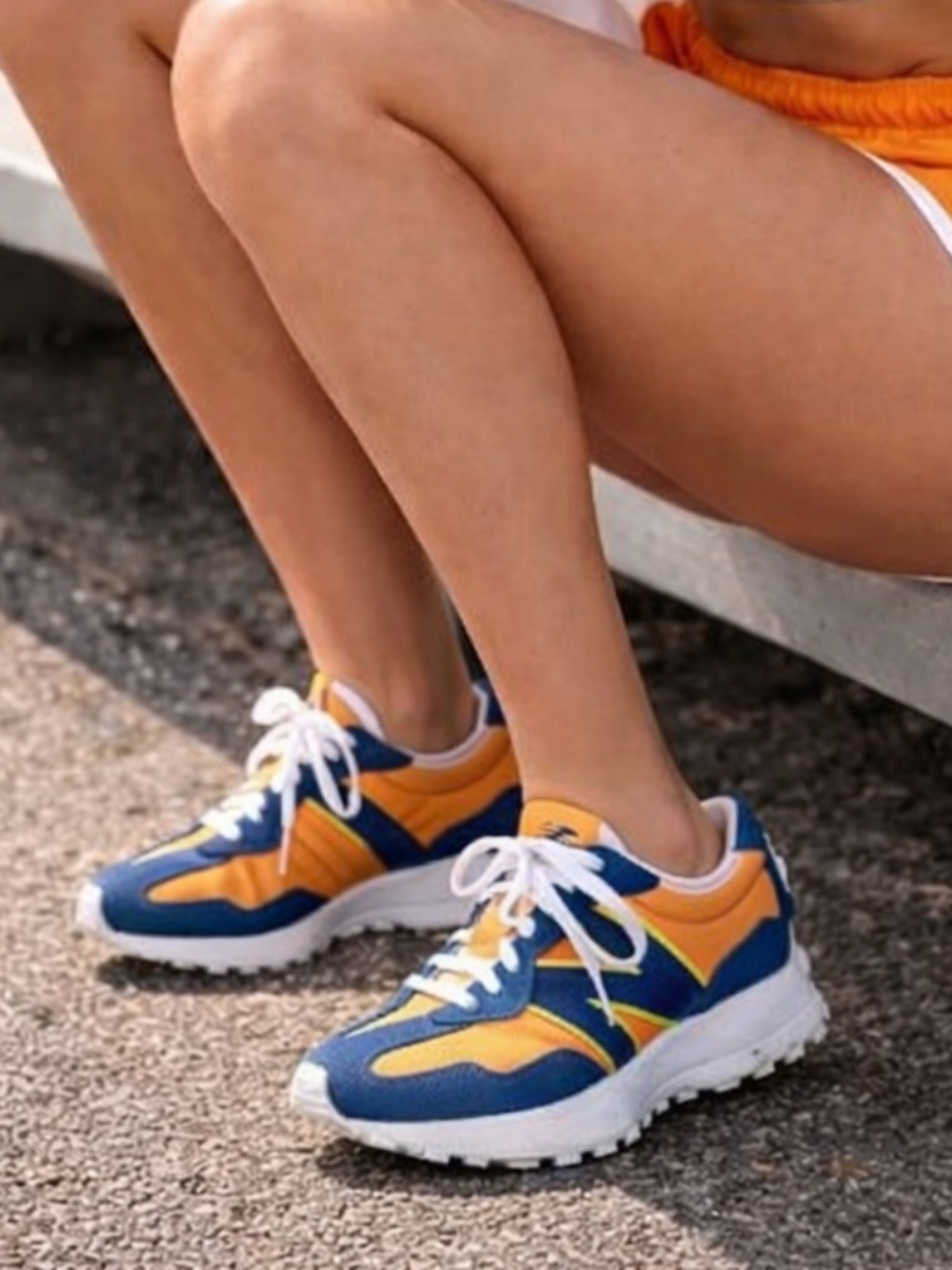 EUC Women's New Balance 327 Orange & Navy Blue Sneakers Tennis Shoes US Size 8.5